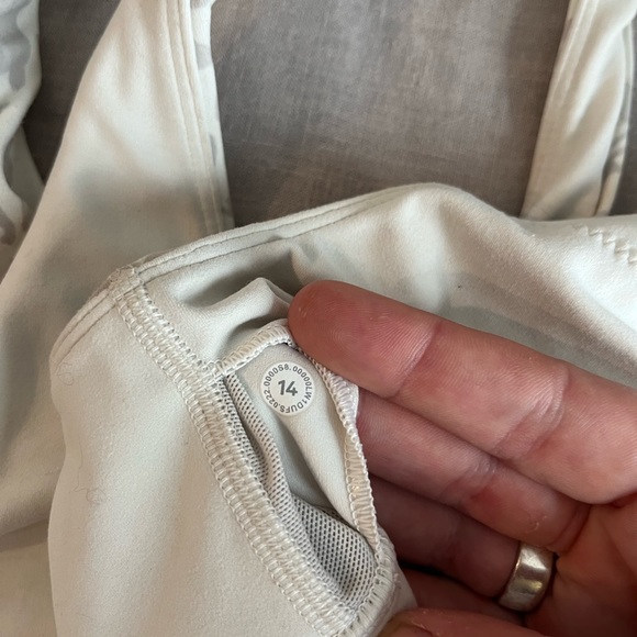 Lulu Lemon Align Tank - Picture 2 of 3